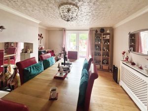 Dining Room - click for photo gallery